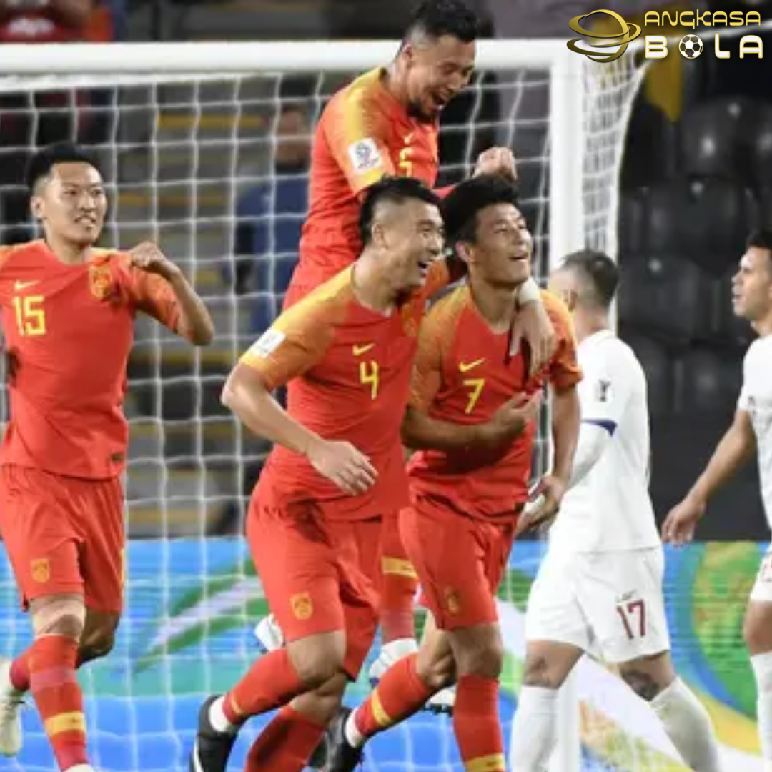 ANGKASA BOLA - Kualifikasi Piala Dunia 2026: Media China Semangat Sambut Comeback Wu Lei, Sesumbar Bisa Hajar Timnas Indonesia dan Bahrain