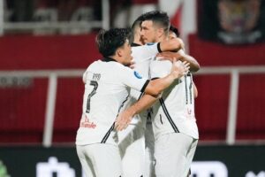 Pemain Persija Jakarta merayakan gol Onderj Kudela ke gawang Persik Kediri di BRI Liga 1 2024/2025, Sabtu (19/4/2025). (c) Dok. Persija Jakarta