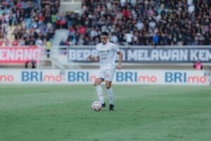 Aksi Lautaro Belleggia bersama Persis Solo pada laga BRI Liga 1 2024/2025 (c) Ofisial X Persis Solo/@persisofficial