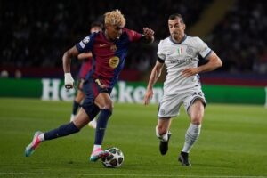 Aksi Lamine Yamal di laga Barcelona vs Inter Milan, Semifinal Liga Champions 2024/2025 (c) AP Photo/Emilio Morenatti)
