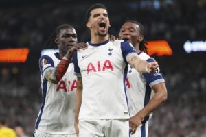 Pemain Tottenham Dominic Solanke merayakan gol dalam laga leg pertama semifinal Liga Europa 2024/2025 melawan Bodo/Glimt, Jumat (2/5/2025) dini hari WIB. (c) AP Photo/Kirsty Wigglesworth