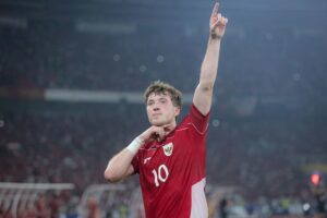 Selebrasi Ole Romeny usai menjebol gawang Timnas China, Kamis (5/6/2025) (c) Bola.net/Bagaskara Lazuardi