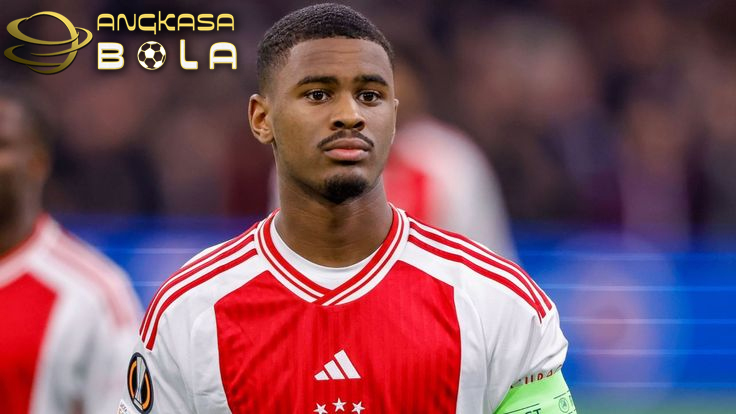 Chelsea Ungguli Liverpool dalam Perburuan Jorrel Hato dari Ajax