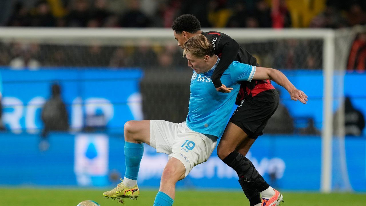 Rapor Pemain AC Milan vs Napoli: Koni De Winter Kedodoran Lawan Hojlund, Lini Serang Buntu